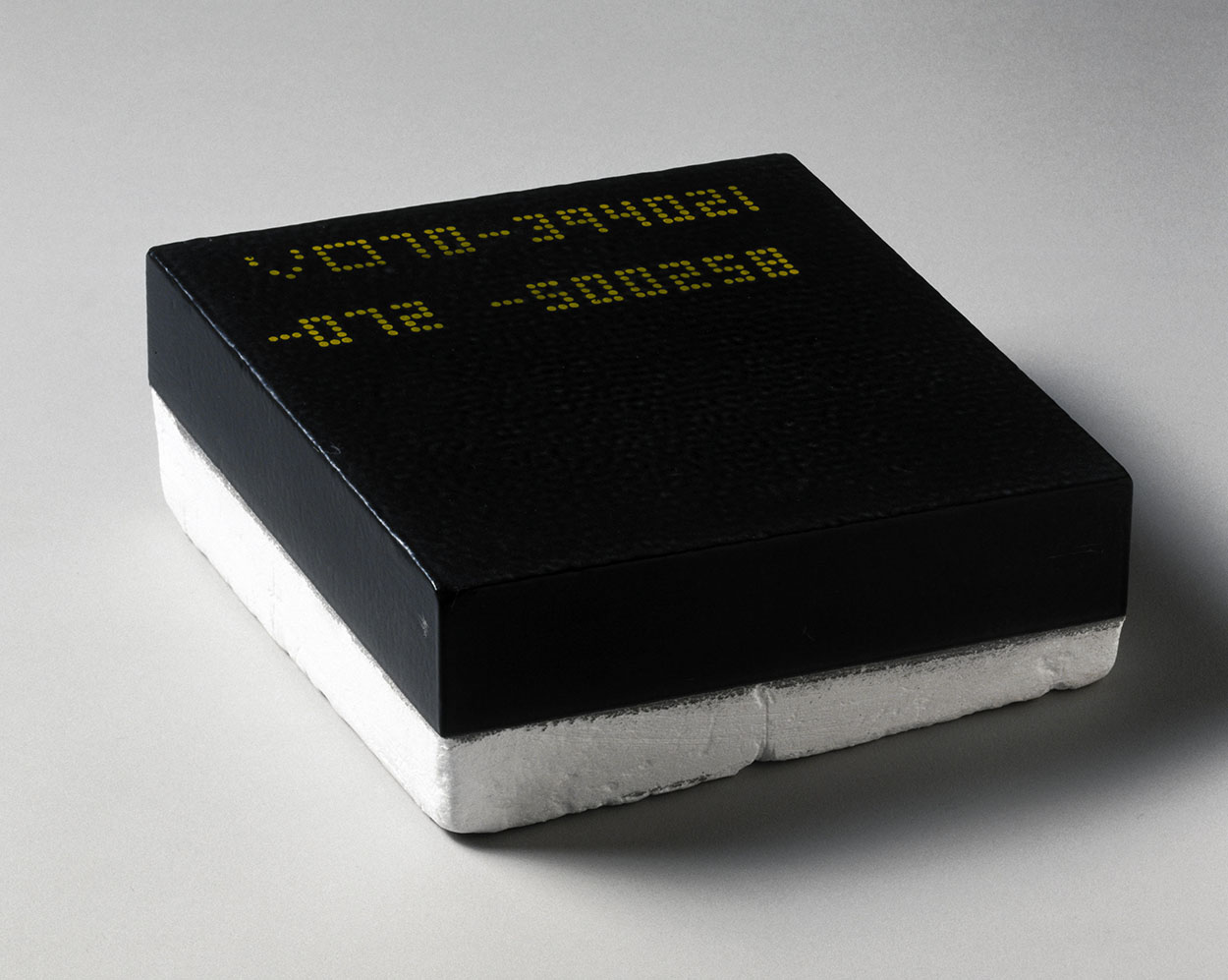 Tuiles ceramiques du bouclier thermique de la navette spatiale, faites de silice pure a 99,9 %