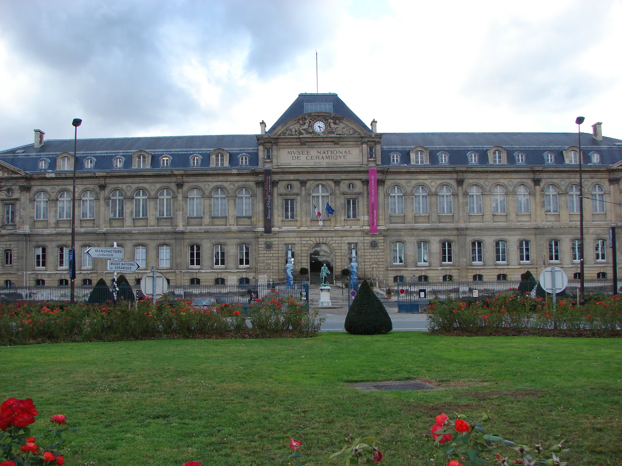 Vase de la Manufacture nationale de Sèvres, collection contemporaine — patrimoine vivant et savoir-faire d'exception