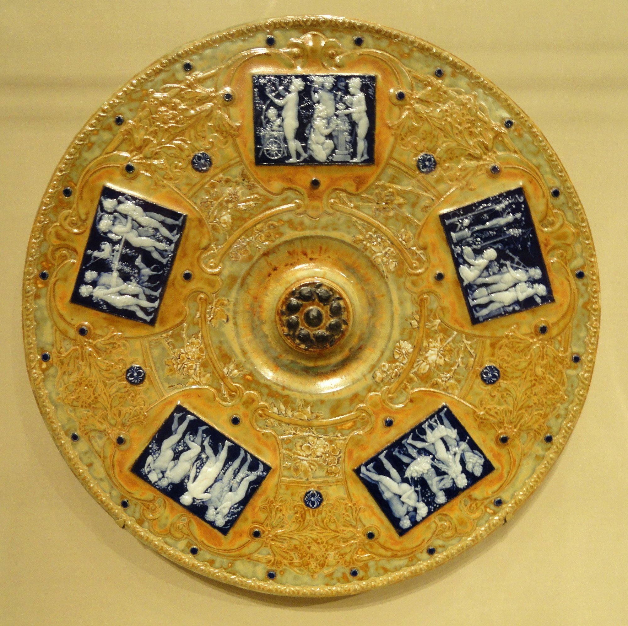 Plaque en pâte-sur-pâte de Taxile Doat, Sèvres, 1901 — Nelson-Atkins Museum of Art
